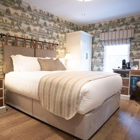 Cromwell Arms Country Pub With Rooms Romsey Exteriör bild