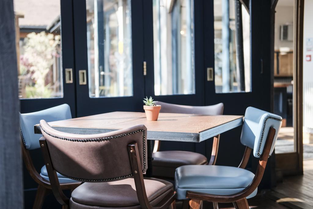 Cromwell Arms Country Pub With Rooms Romsey Exteriör bild