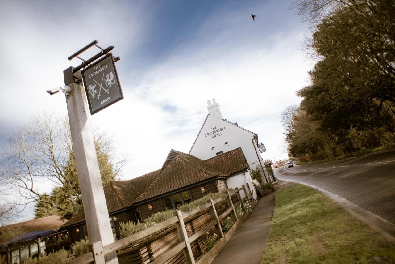 Cromwell Arms Country Pub With Rooms Romsey Exteriör bild