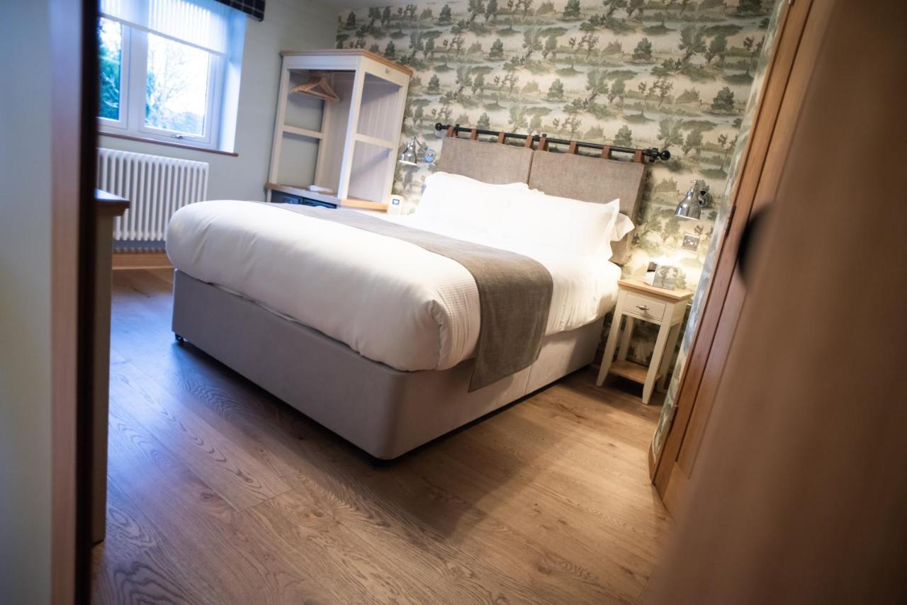 Cromwell Arms Country Pub With Rooms Romsey Exteriör bild