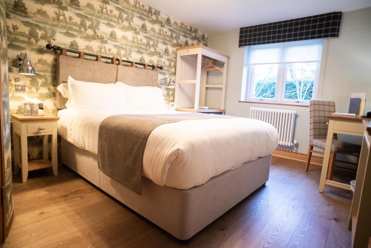 Cromwell Arms Country Pub With Rooms Romsey Exteriör bild