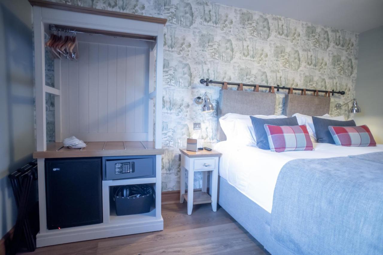 Cromwell Arms Country Pub With Rooms Romsey Exteriör bild