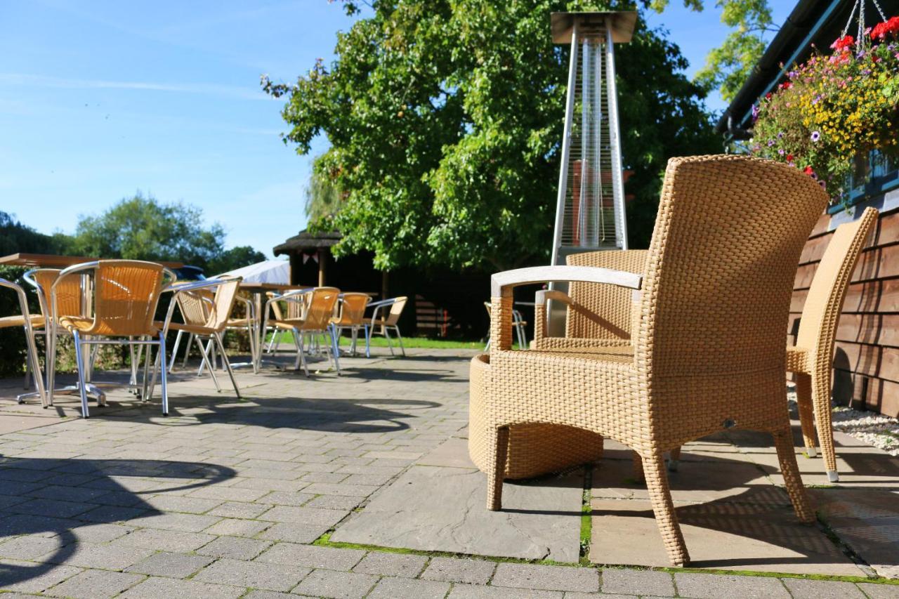 Cromwell Arms Country Pub With Rooms Romsey Exteriör bild