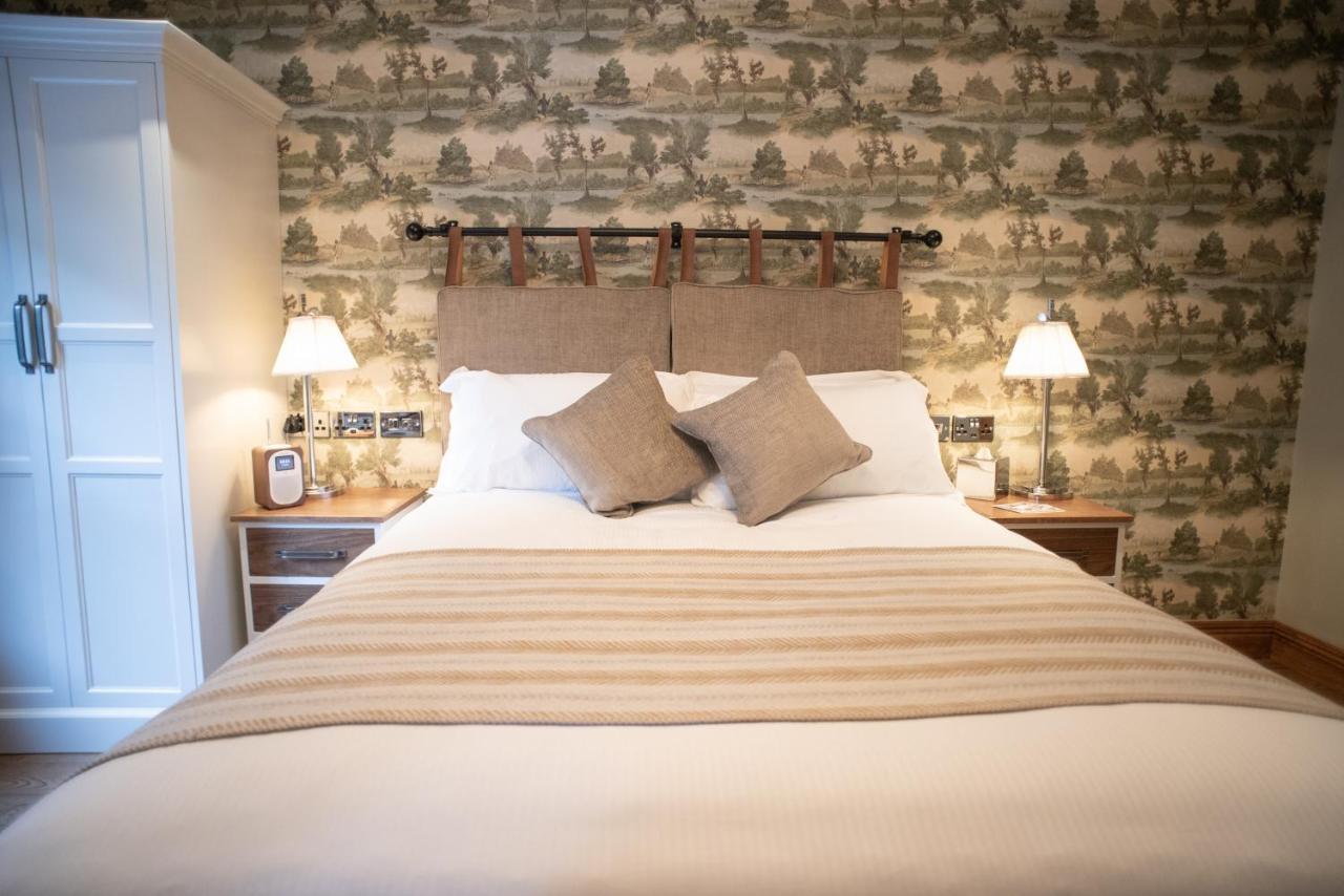 Cromwell Arms Country Pub With Rooms Romsey Exteriör bild