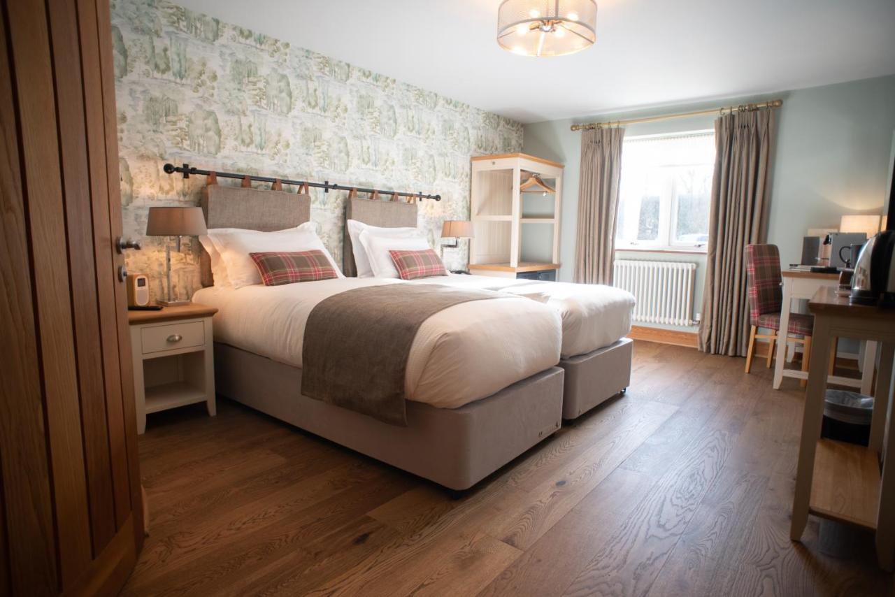Cromwell Arms Country Pub With Rooms Romsey Exteriör bild