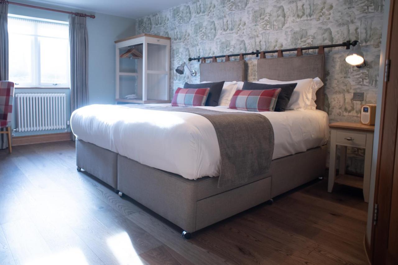 Cromwell Arms Country Pub With Rooms Romsey Exteriör bild