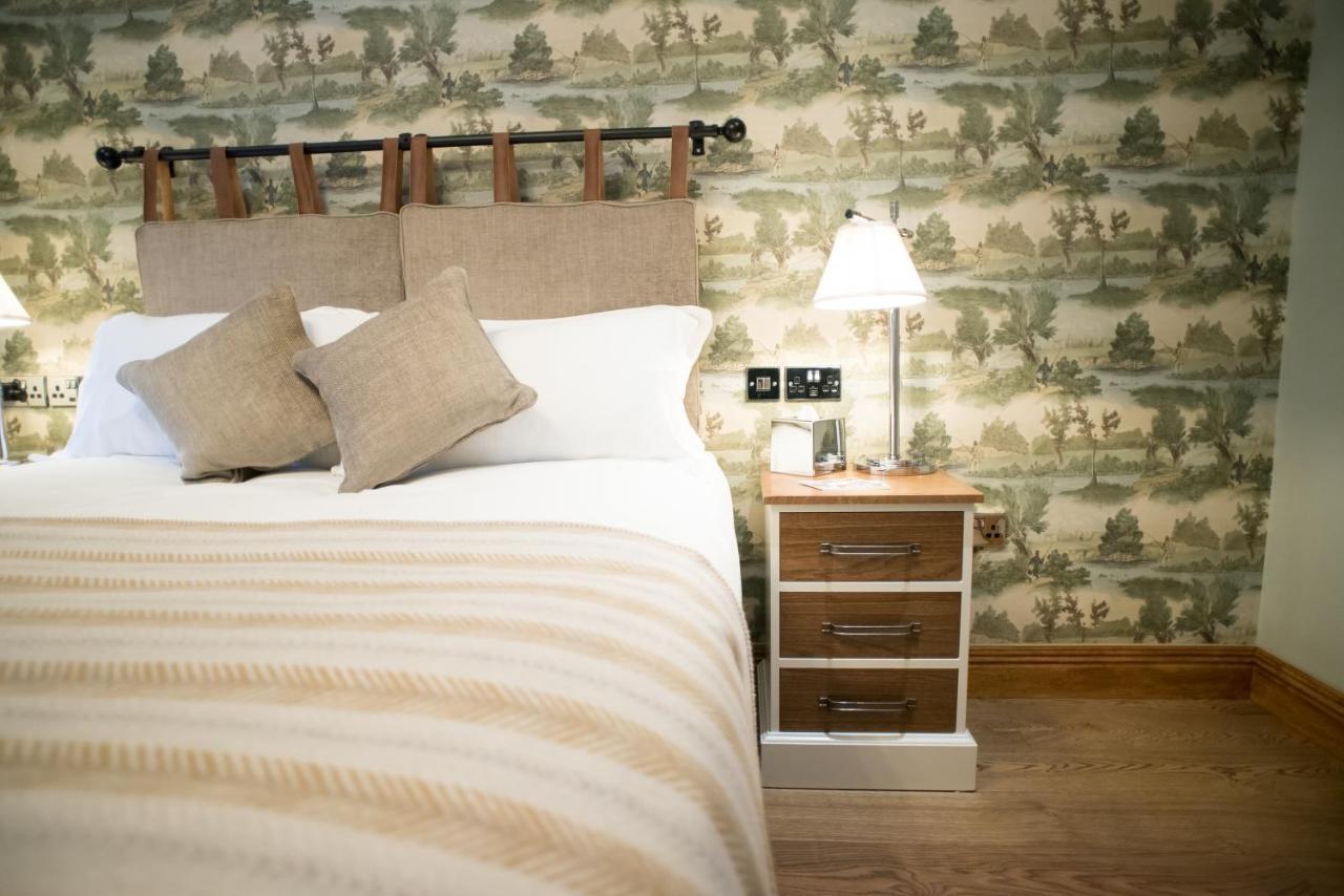 Cromwell Arms Country Pub With Rooms Romsey Exteriör bild